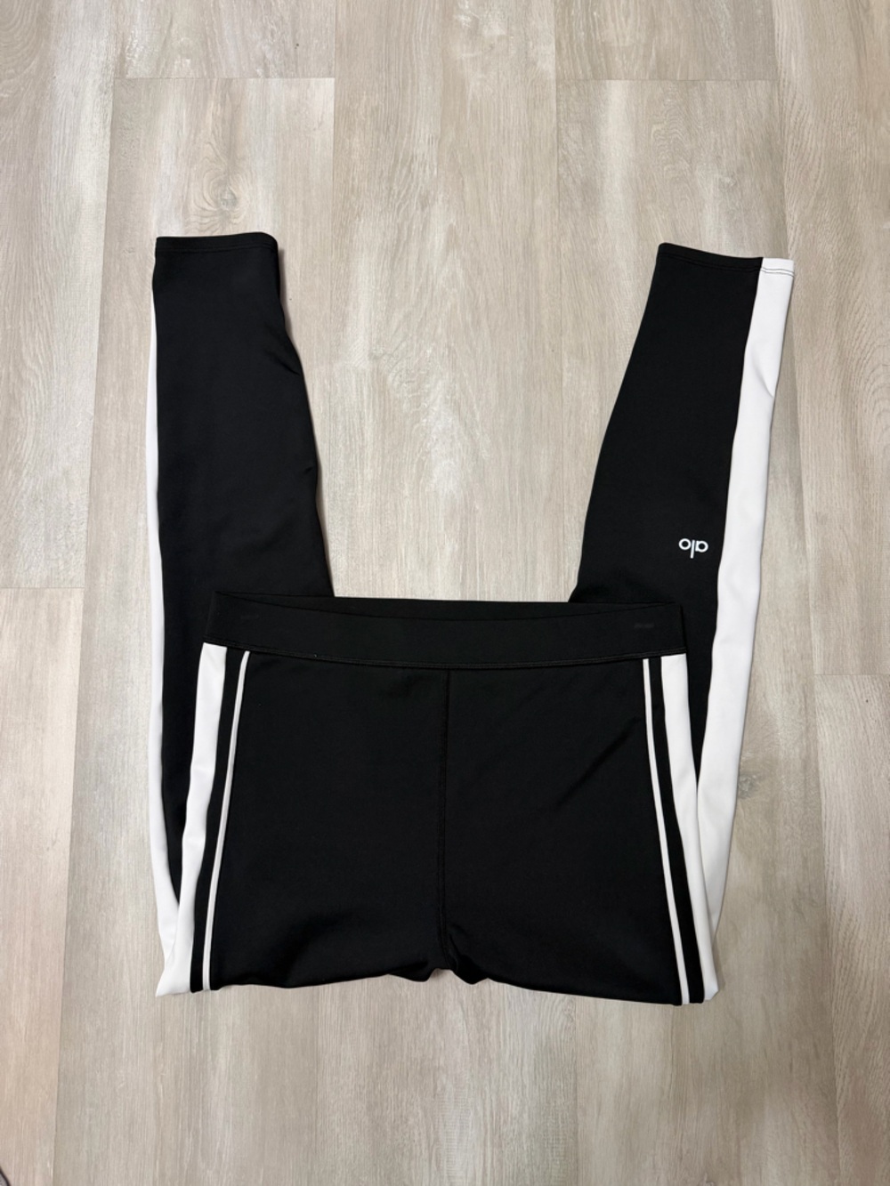 ALO YOGA AIRLIFT LEGGINGS